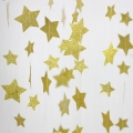 guirnalda de fiesta de papel estrella telón de fondo estrella puntos champán oro brillo